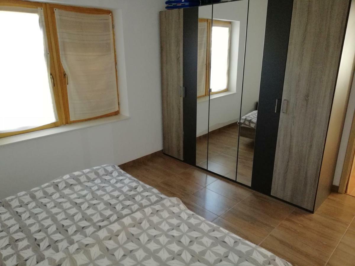 Kod Male Gospe Villa Tribalj Exteriör bild