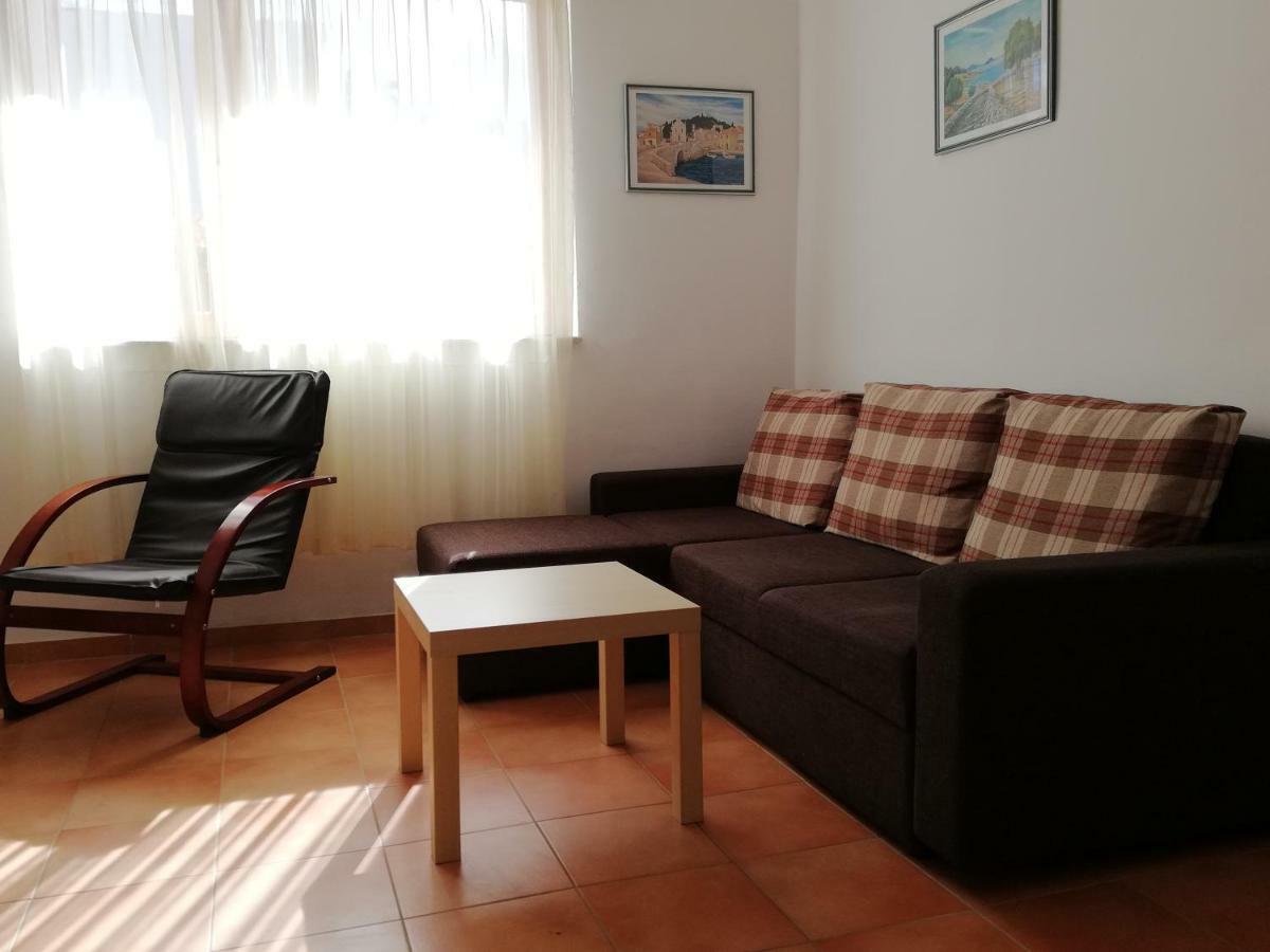 Kod Male Gospe Villa Tribalj Exteriör bild